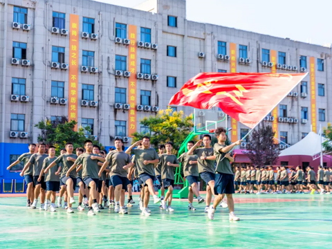 西安新東方烹飪技工學(xué)校軍訓(xùn)匯演圓滿(mǎn)舉辦